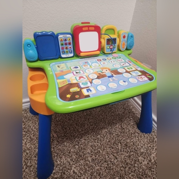 Vtech Touch & Learn Desk - Picture 7 of 7
